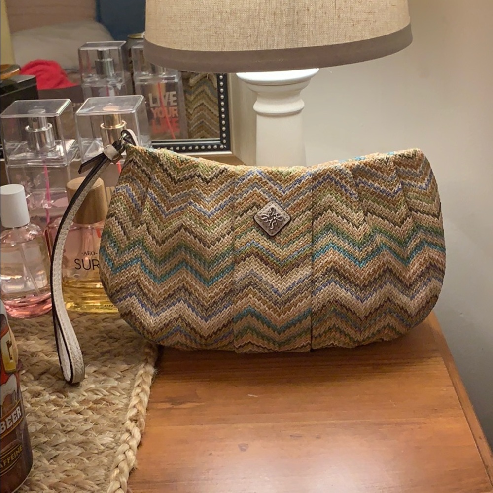 Vera Wang Wristlet💕